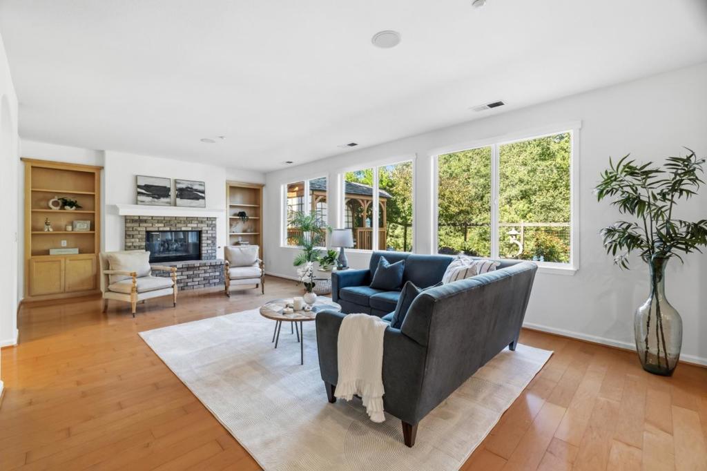 6 Deerfield Drive Property Photo 3