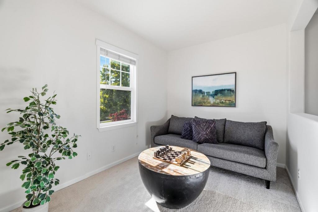 6 Deerfield Drive Property Photo 18