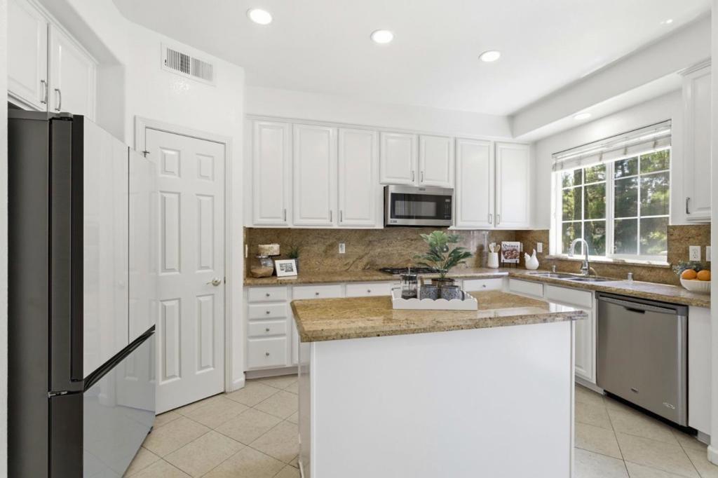 3287 Montevarchi Street Property Photo 7