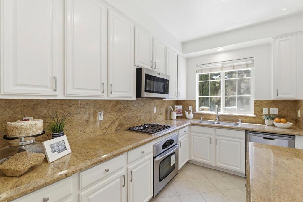 3287 Montevarchi Street Property Photo 8