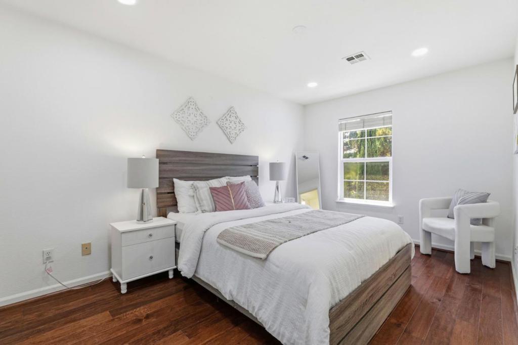 3287 Montevarchi Street Property Photo 22