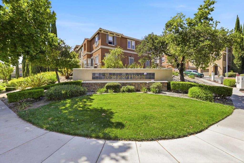 3287 Montevarchi Street Property Photo 36