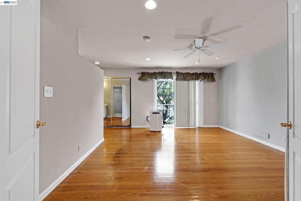 35924 Nicolet Court Property Photo 14
