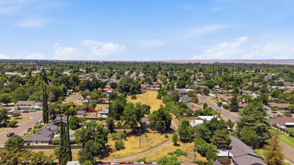 2906 Oleander Avenue Property Photo 4