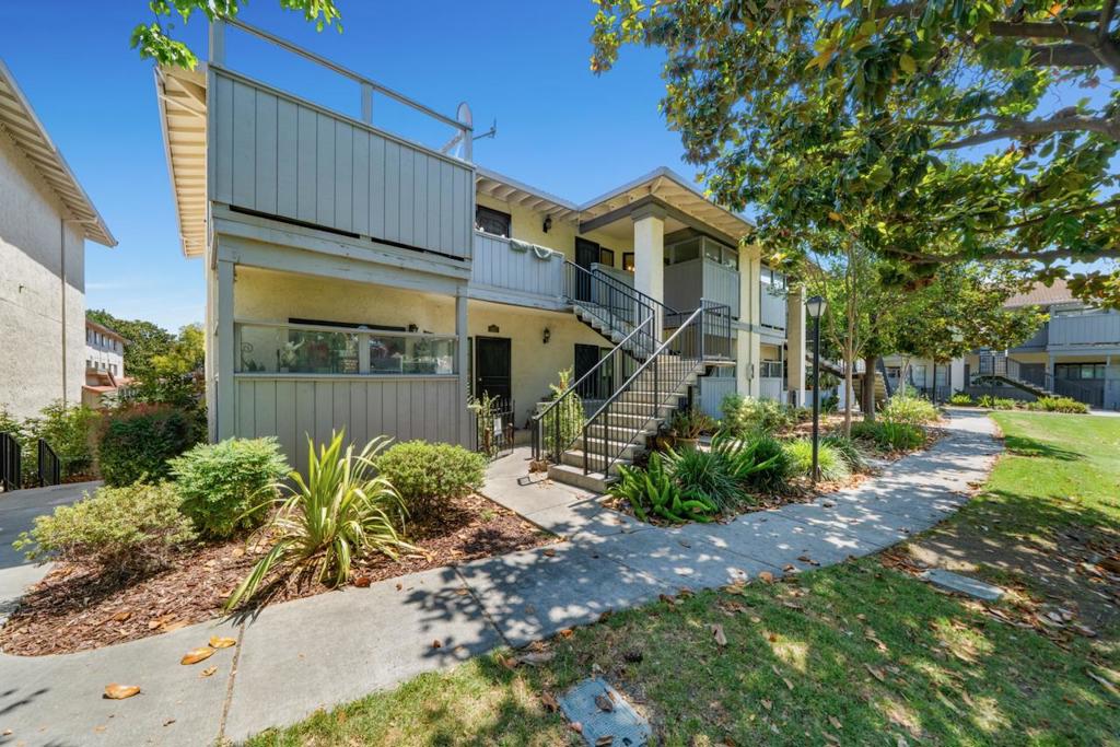 363 Kenbrook Circle Property Photo 1