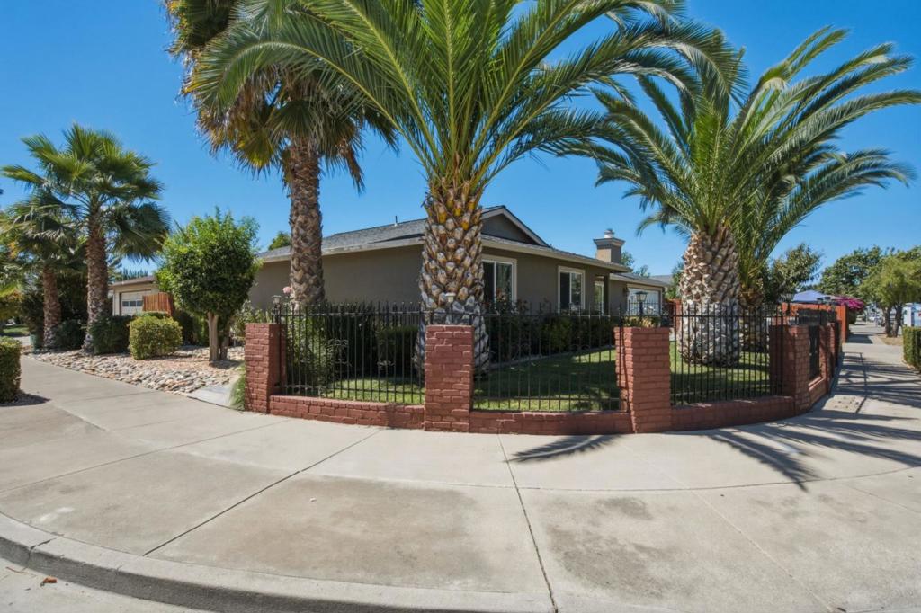 610 Memorial Drive Property Photo 3