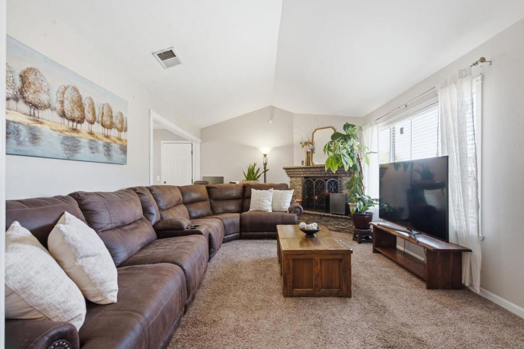 610 Memorial Drive Property Photo 4