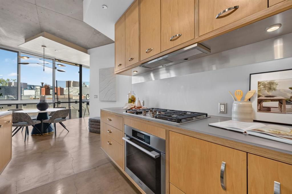 102 University Avenue 3c Property Photo 17