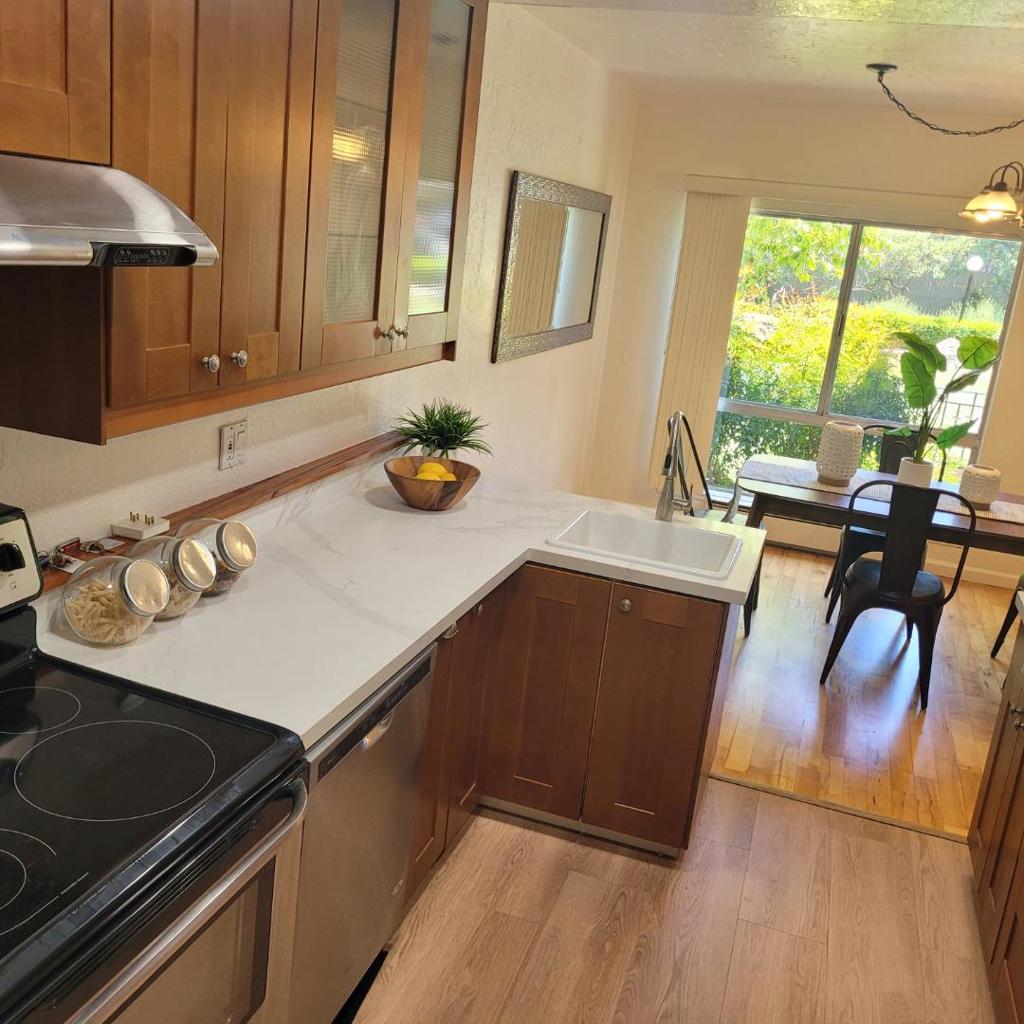 120 Saratoga Avenue 84 Property Photo 3