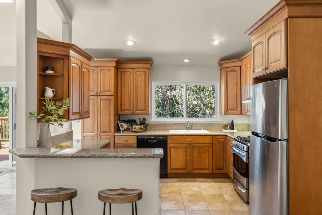3 White Tail Lane Property Photo 9