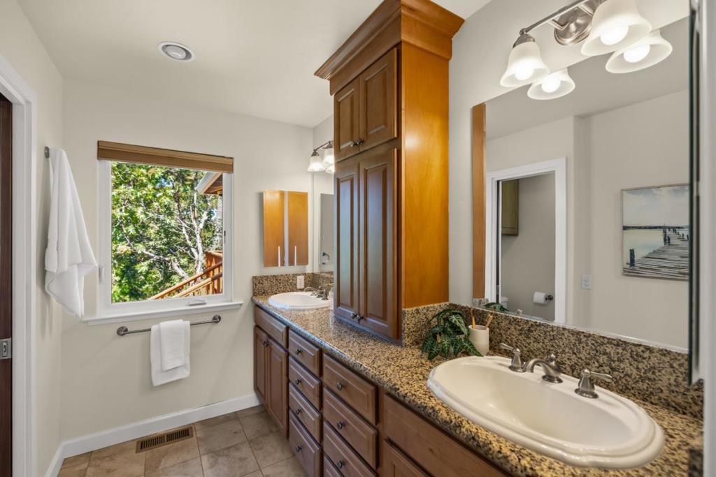 3 White Tail Lane Property Photo 13