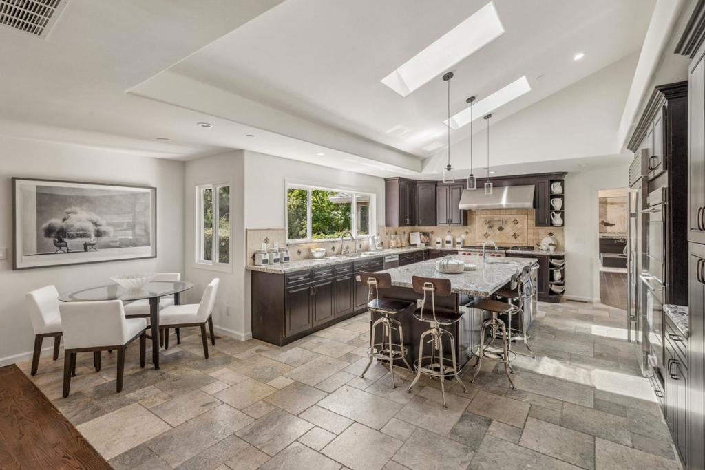 12882 Viscaino Road Property Photo 14