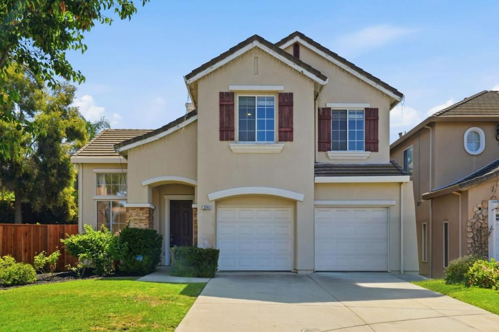 3286 Chateau Du Lac Property Photo 1