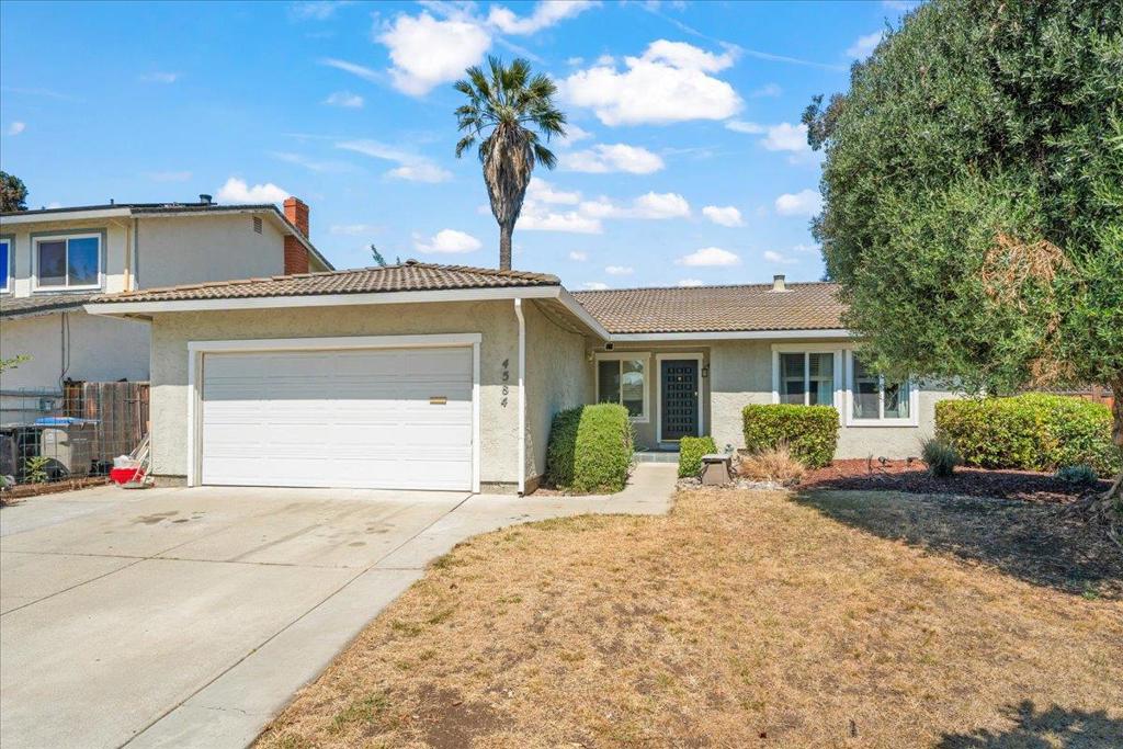 4584 Thousand Oaks Drive Property Photo 2