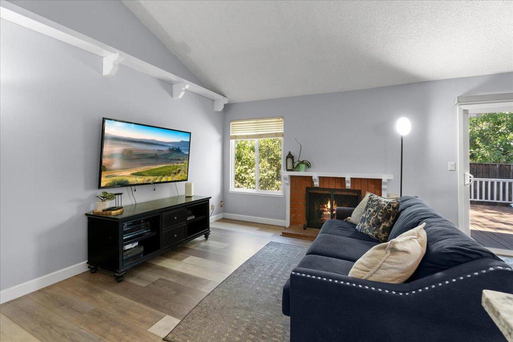 4584 Thousand Oaks Drive Property Photo 11