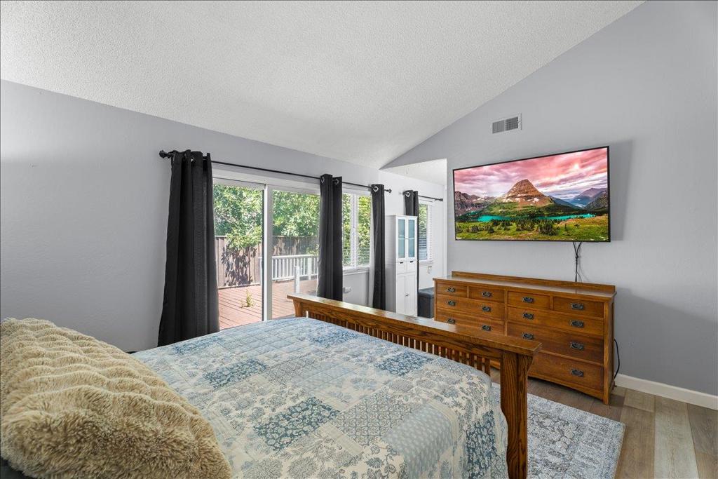 4584 Thousand Oaks Drive Property Photo 14