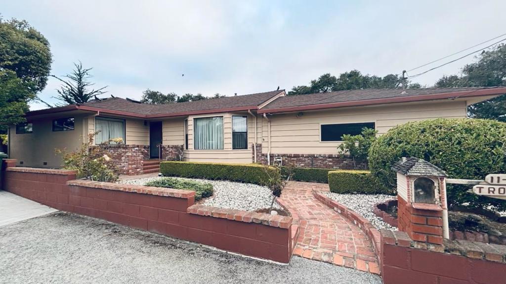 11 Ivy Street Property Photo 1