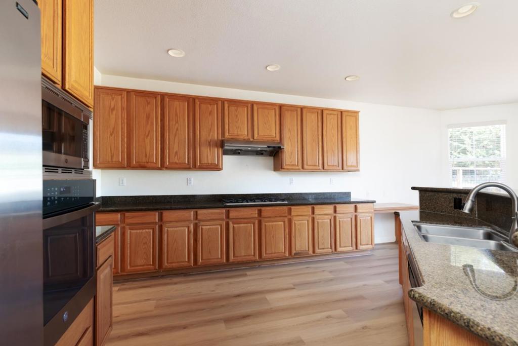 4120 Peninsula Point Drive Property Photo 12