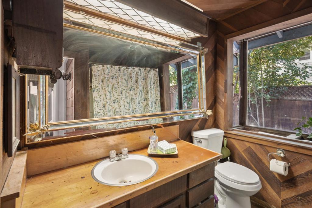 1615 Edgewood Road Property Photo 9