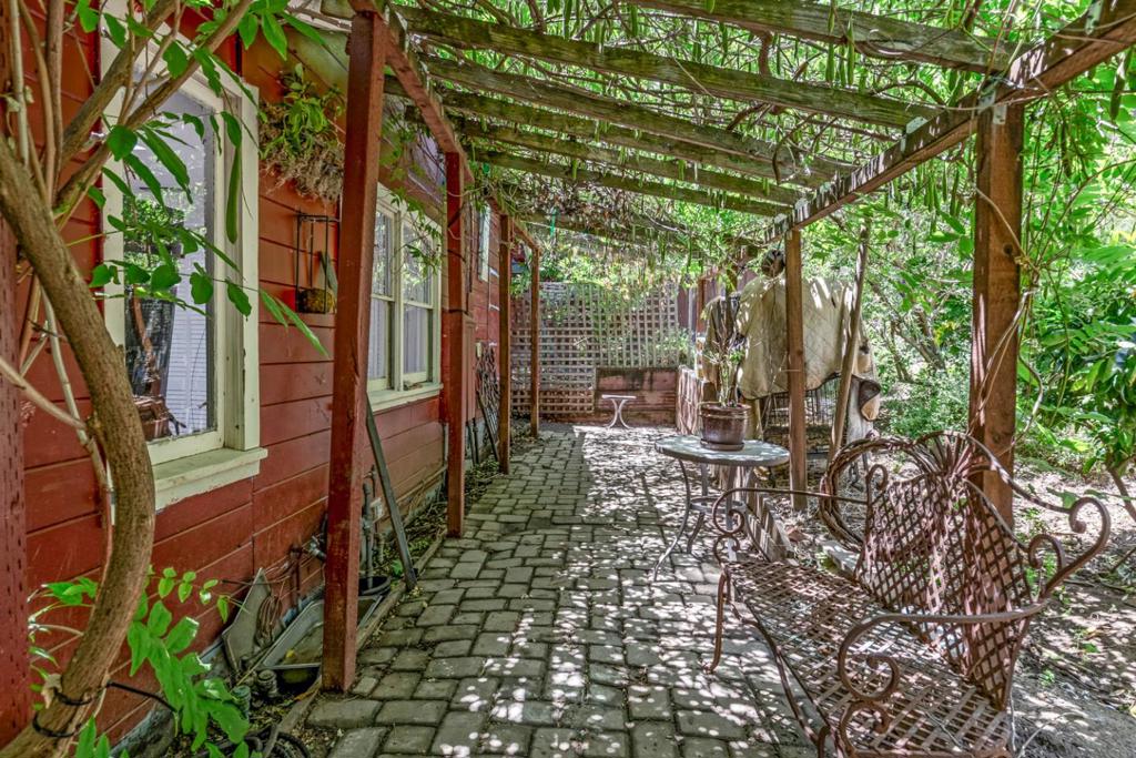 1615 Edgewood Road Property Photo 15