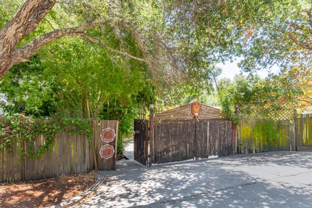 1615 Edgewood Road Property Photo 30