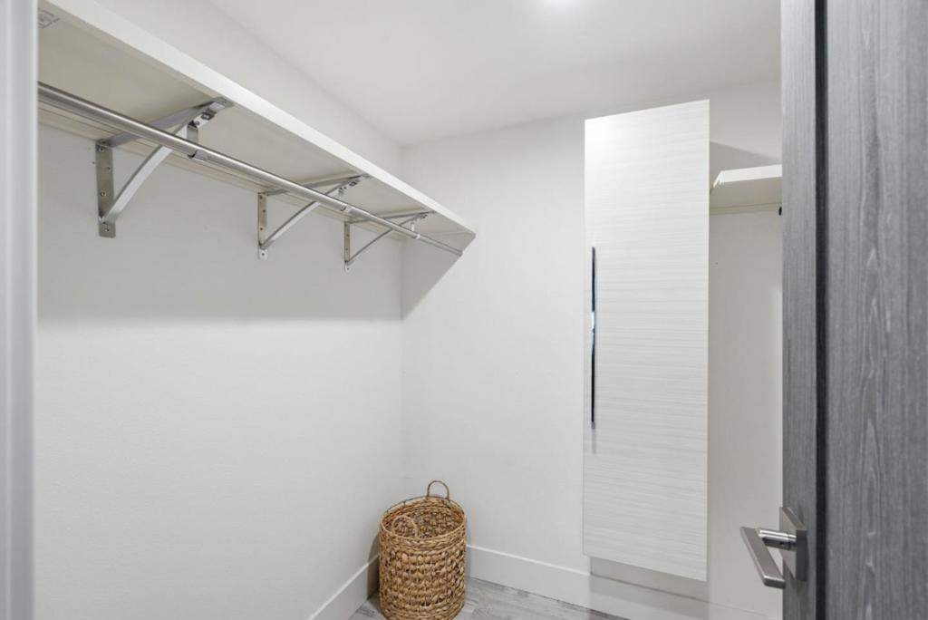982 Wright Avenue 3 Property Photo 31