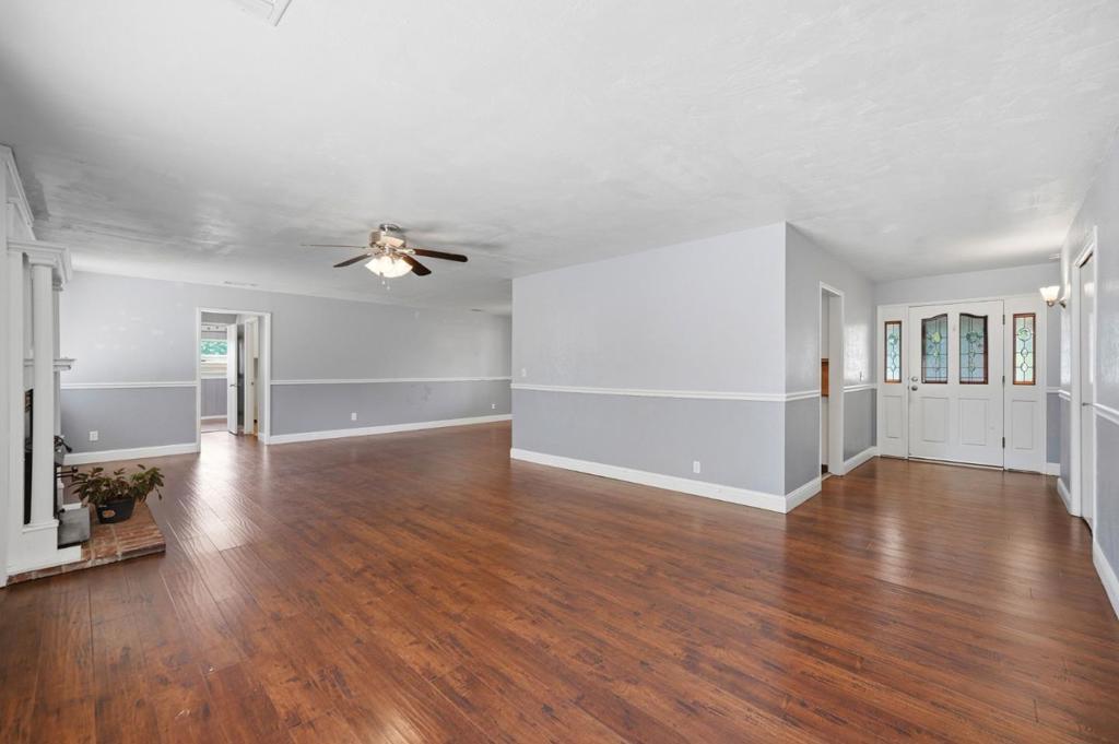2520 N Temperance Avenue Property Photo 4