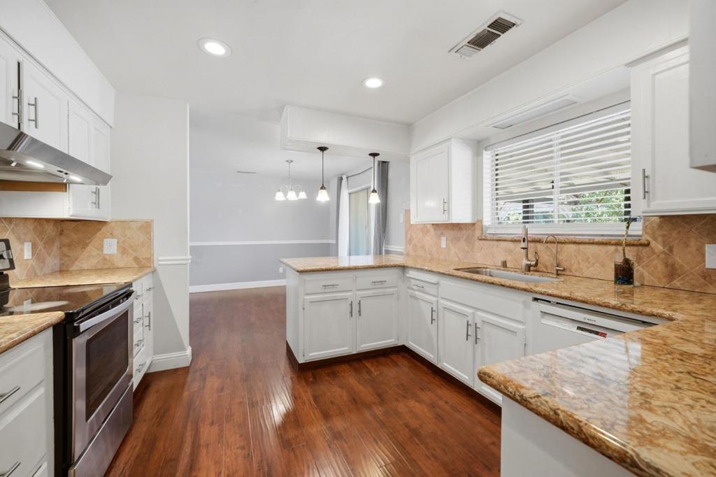 2520 N Temperance Avenue Property Photo 9