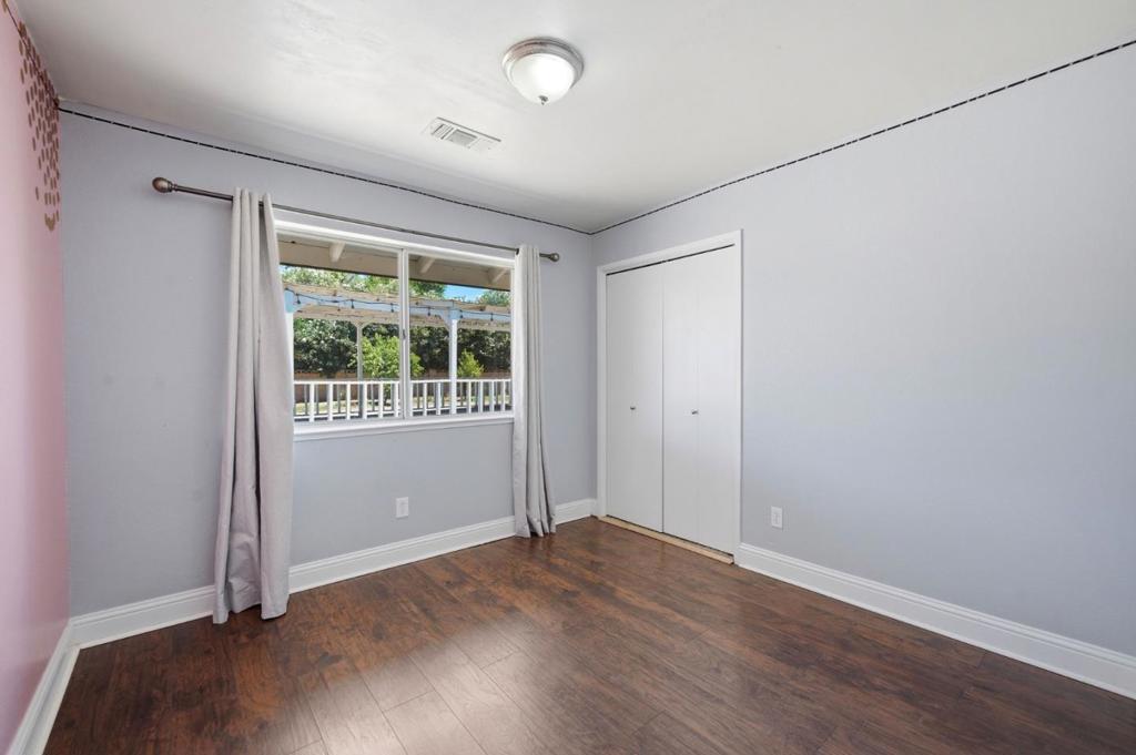 2520 N Temperance Avenue Property Photo 22