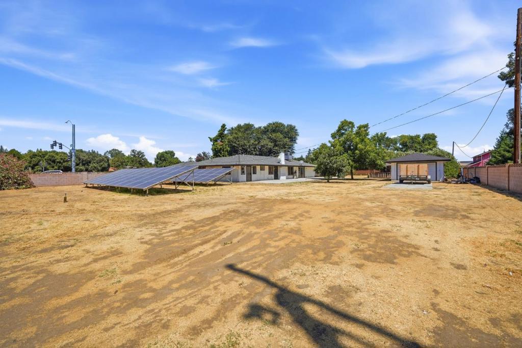 2520 N Temperance Avenue Property Photo 28