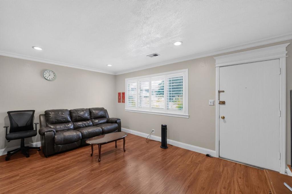 92 Hemlock Lane Property Photo 6
