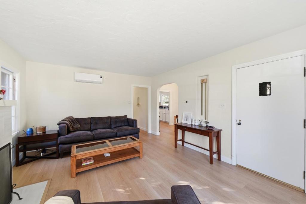 1173 Malone Road Property Photo 8
