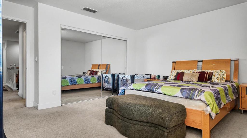 5006 Ridgefield Circle Property Photo 4