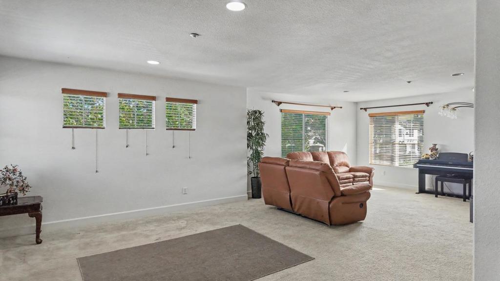5006 Ridgefield Circle Property Photo 33
