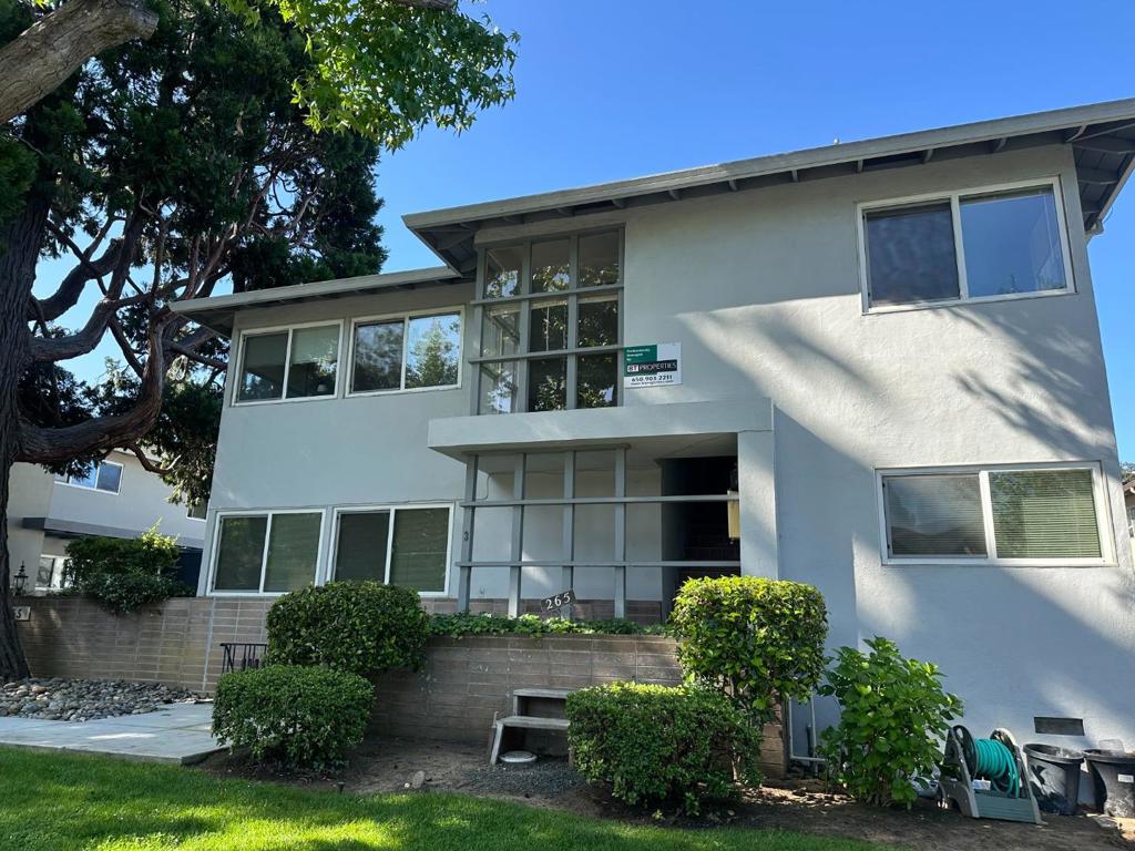 265 Waverley St Property Photo 1