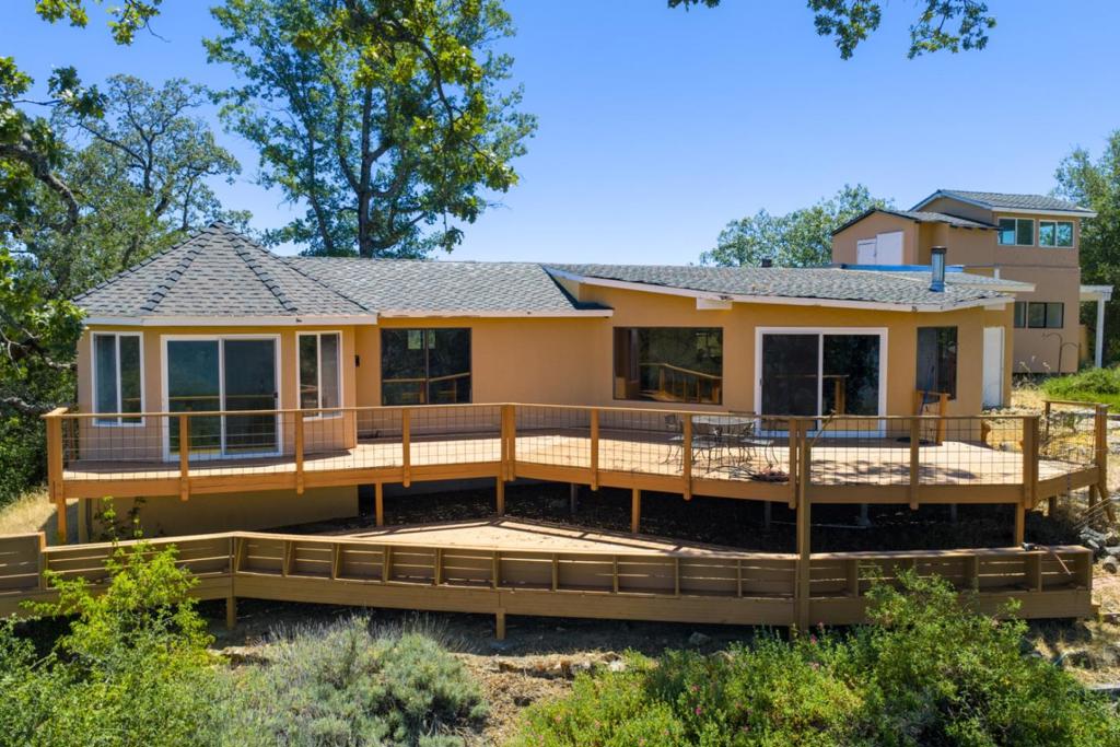 39700 Laurel Springs Road Property Photo 1