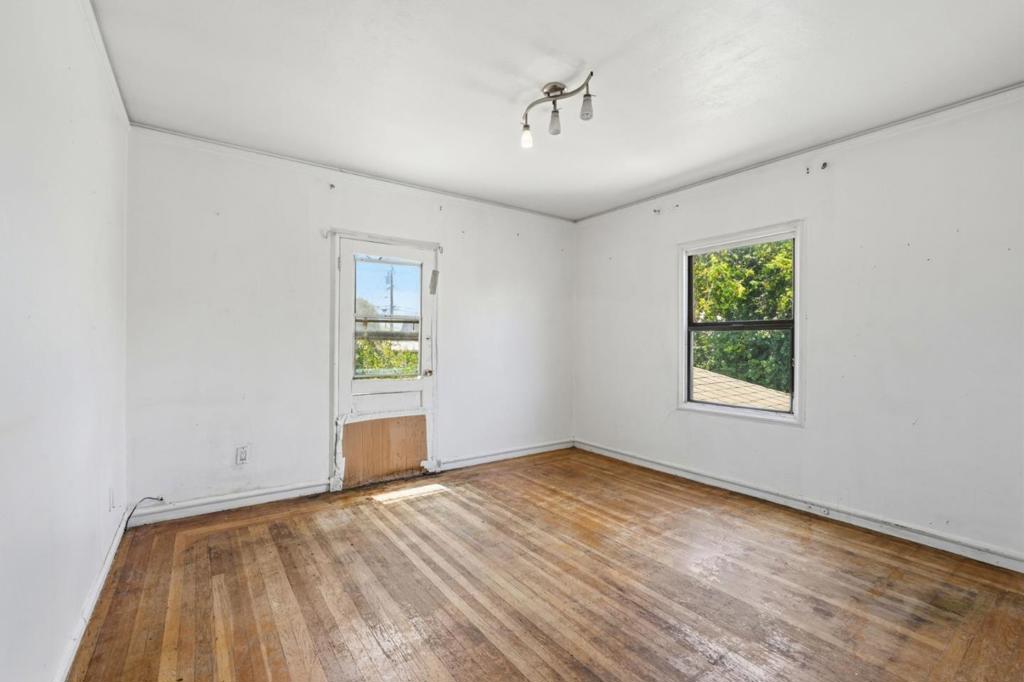 2570 61st Avenue Property Photo 11
