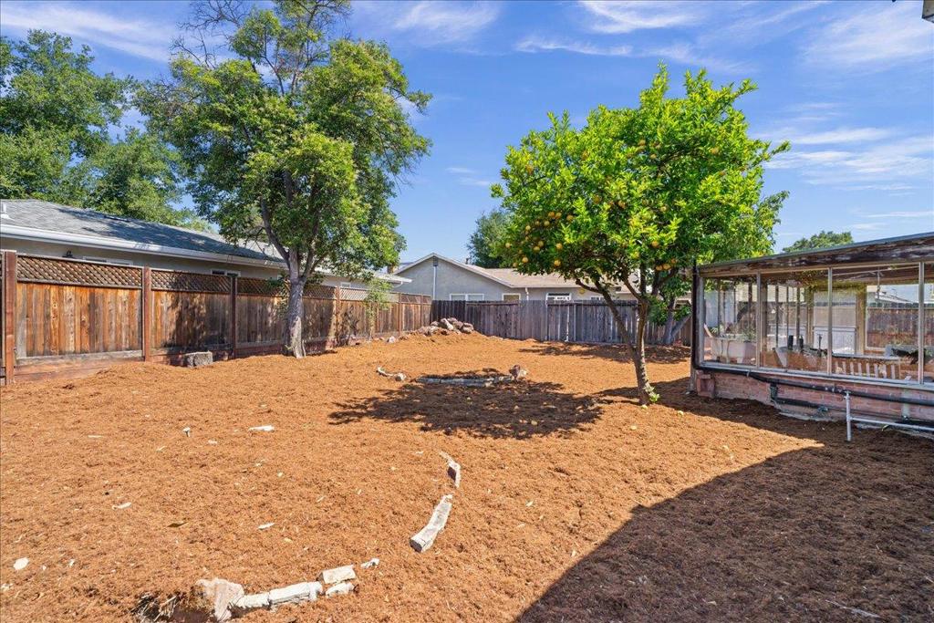 16281 Camino Del Sol Property Photo 33