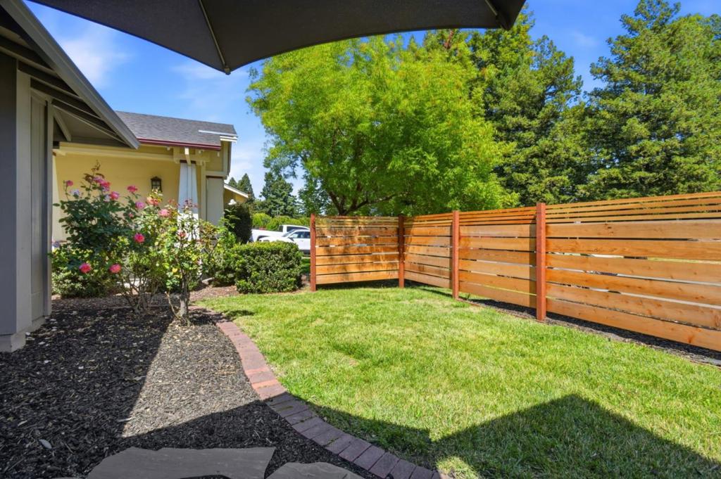 1068 San Francisco Way Property Photo 4