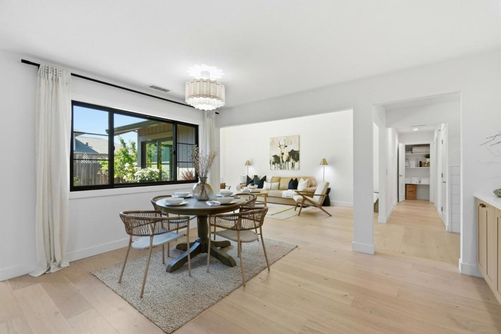 1068 San Francisco Way Property Photo 18