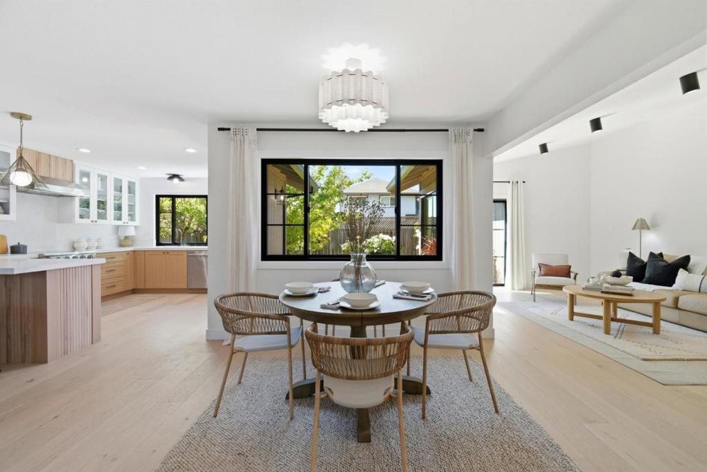 1068 San Francisco Way Property Photo 19