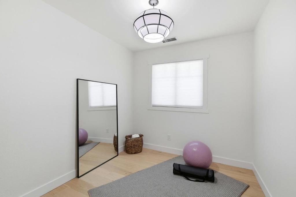 1068 San Francisco Way Property Photo 20