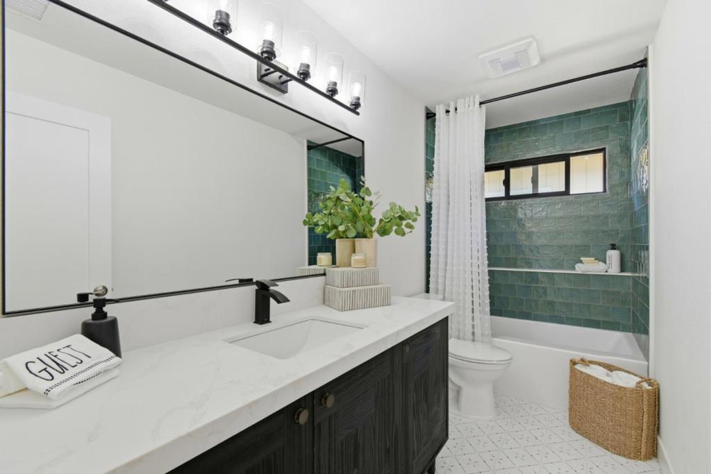 1068 San Francisco Way Property Photo 27