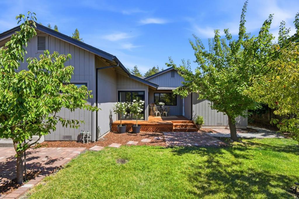 1068 San Francisco Way Property Photo 33