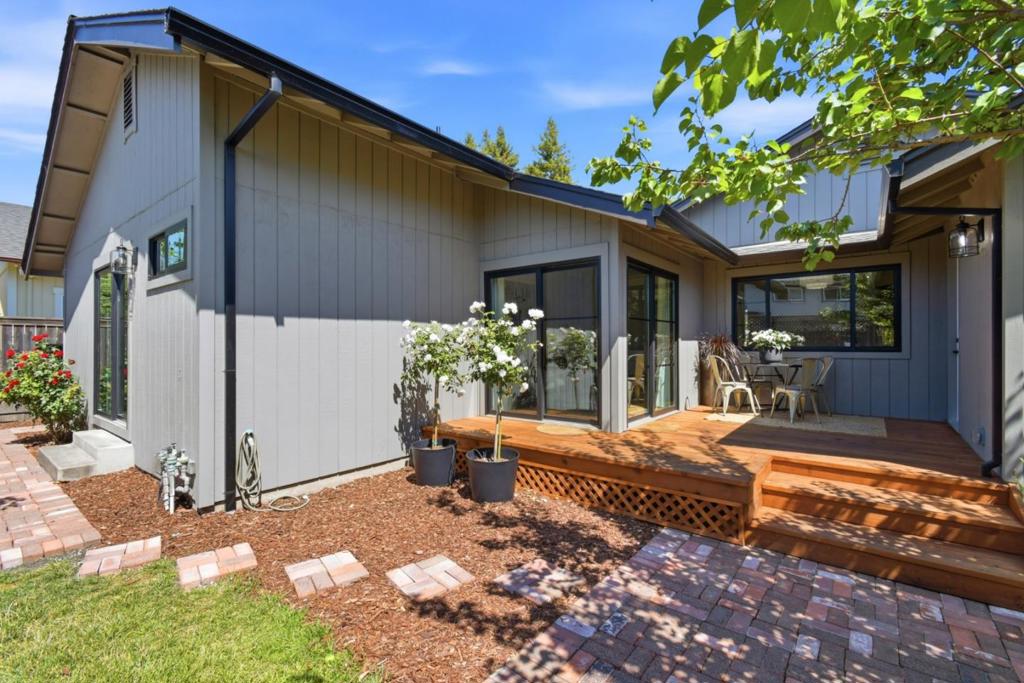 1068 San Francisco Way Property Photo 36