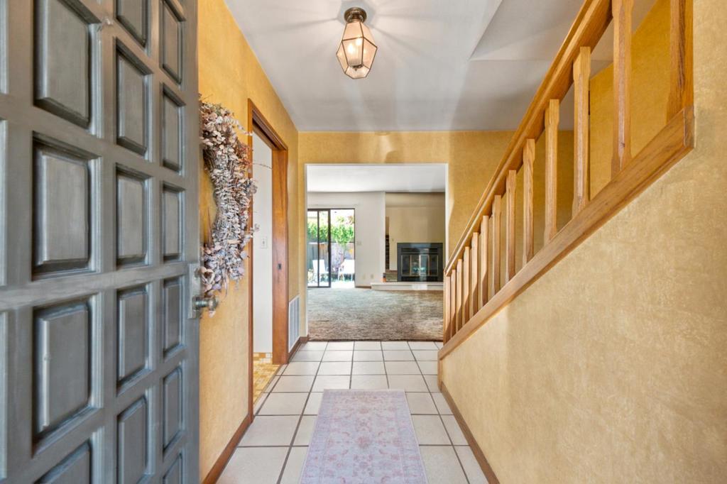 888 N Rengstorff Avenue Property Photo 7