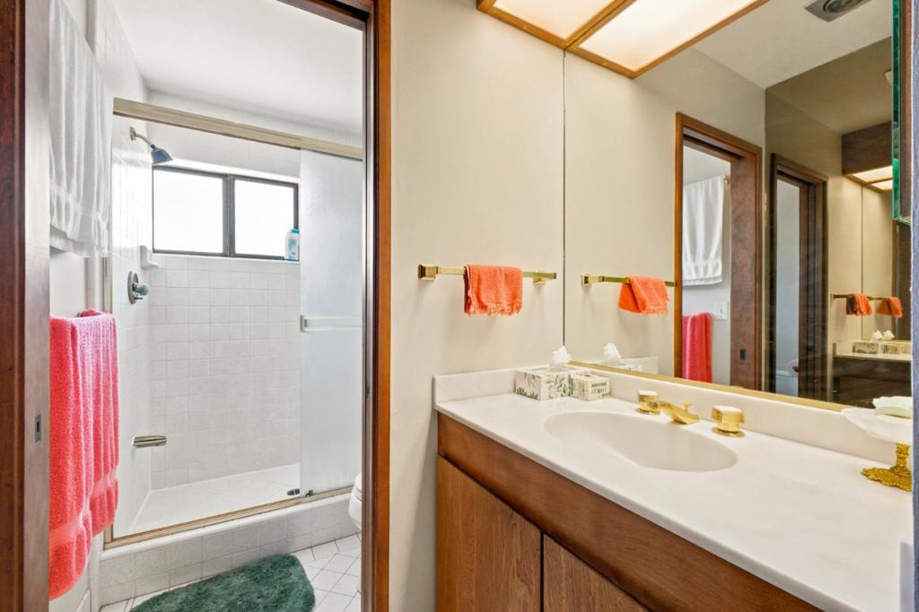 888 N Rengstorff Avenue Property Photo 22
