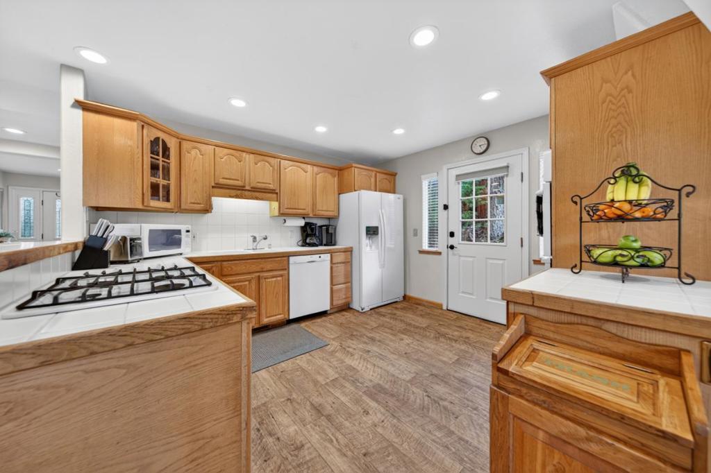458 Peninsula Drive Property Photo 14