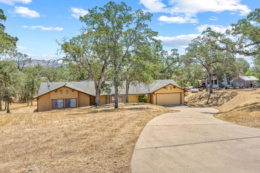 30159 Horseshoe Drive Property Photo 4