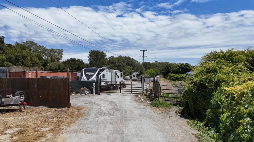 ML82052432 Property Photo 2